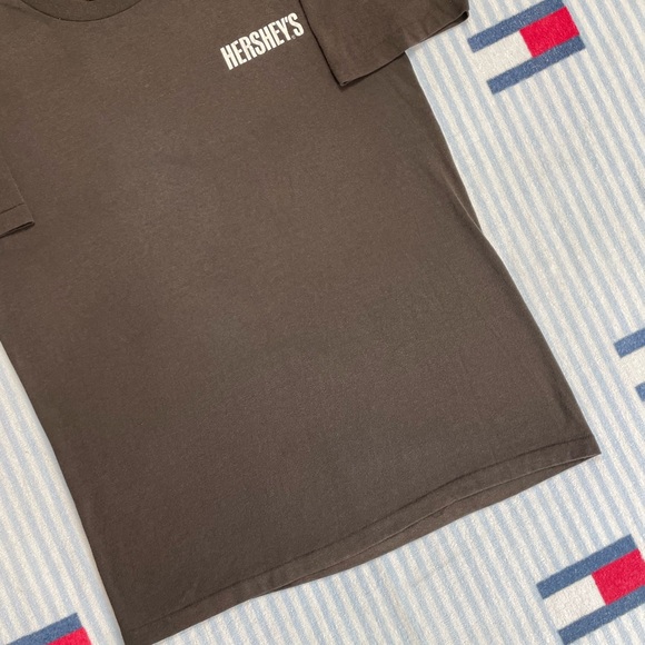 Vintage Hershey’s Chocolate short sleeve tee shirt - Picture 6 of 10